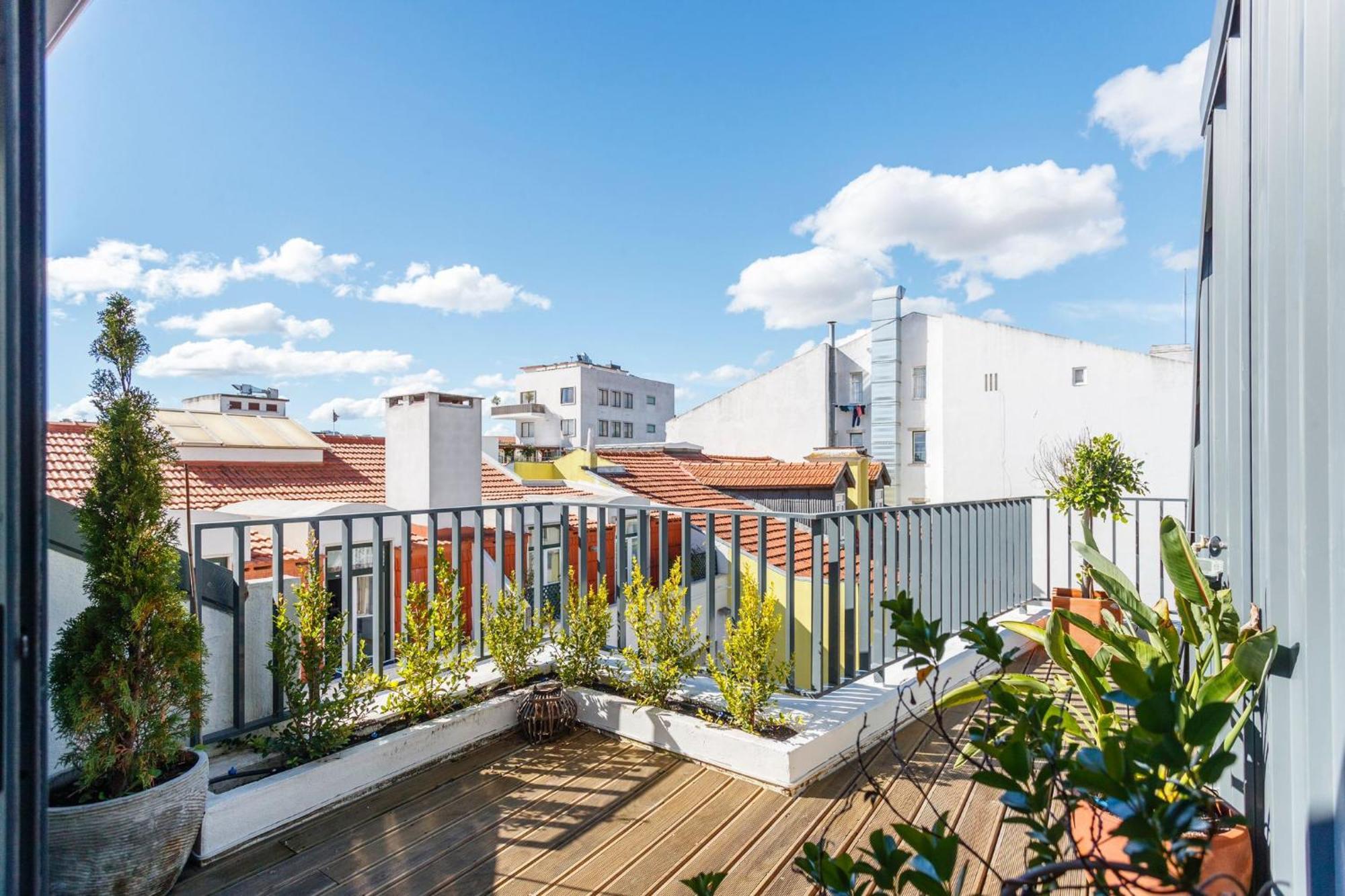 Luxury Suite With Balcony And Shared Accommodation In The Parque Eduardo VII Area Lisbon Exterior photo
