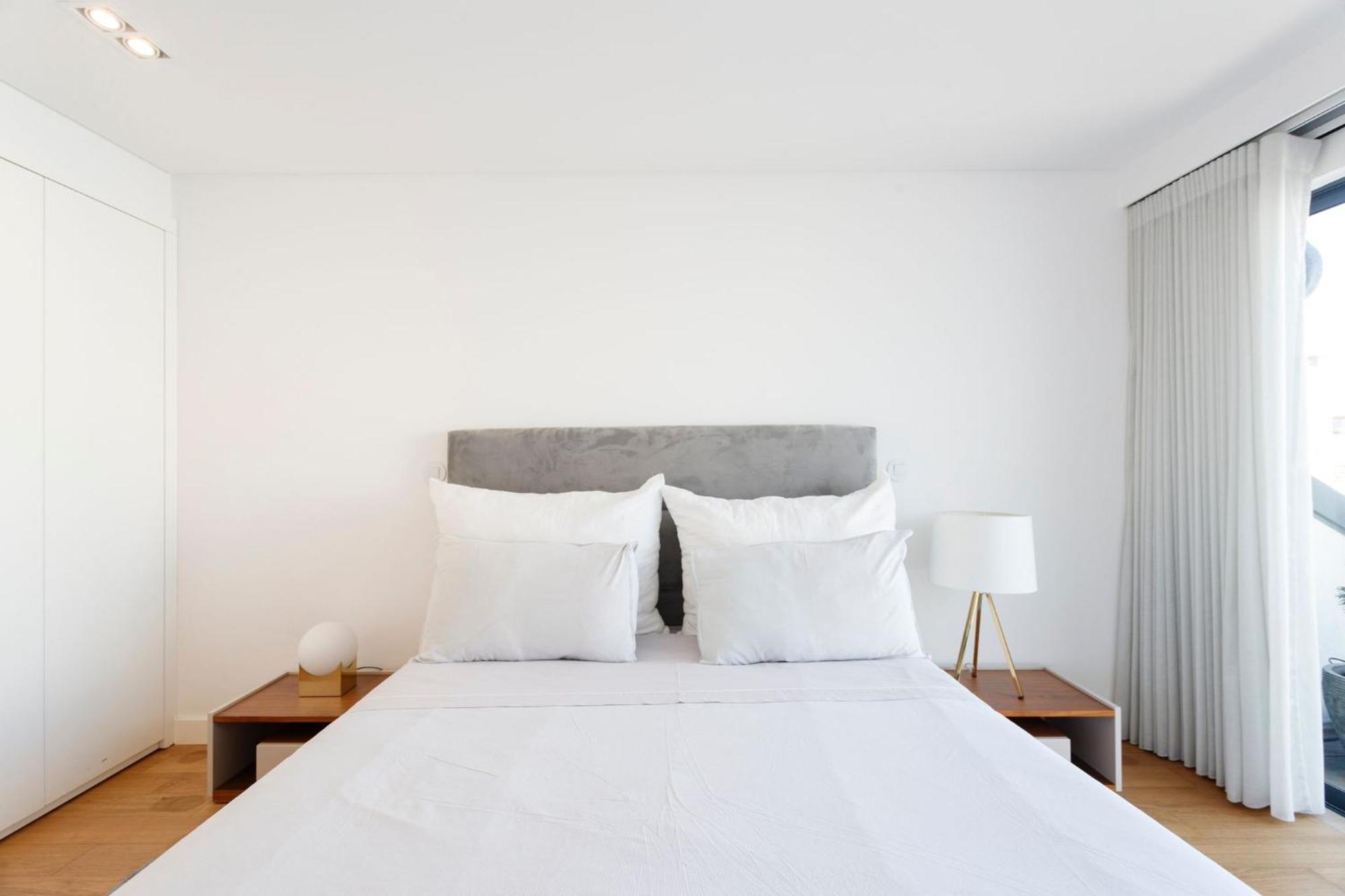 Luxury Suite With Balcony And Shared Accommodation In The Parque Eduardo VII Area Lisbon Exterior photo