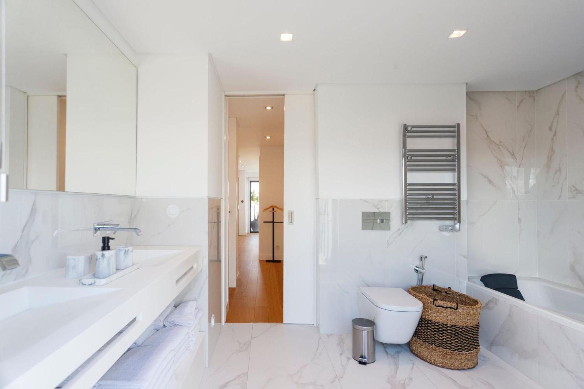 Luxury Suite With Balcony And Shared Accommodation In The Parque Eduardo VII Area Lisbon Exterior photo